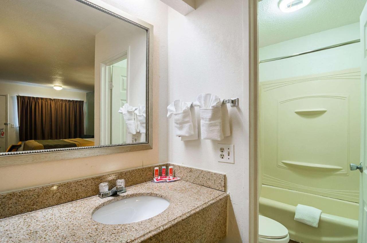 Econolodge Chicago South Holland Bagian luar foto