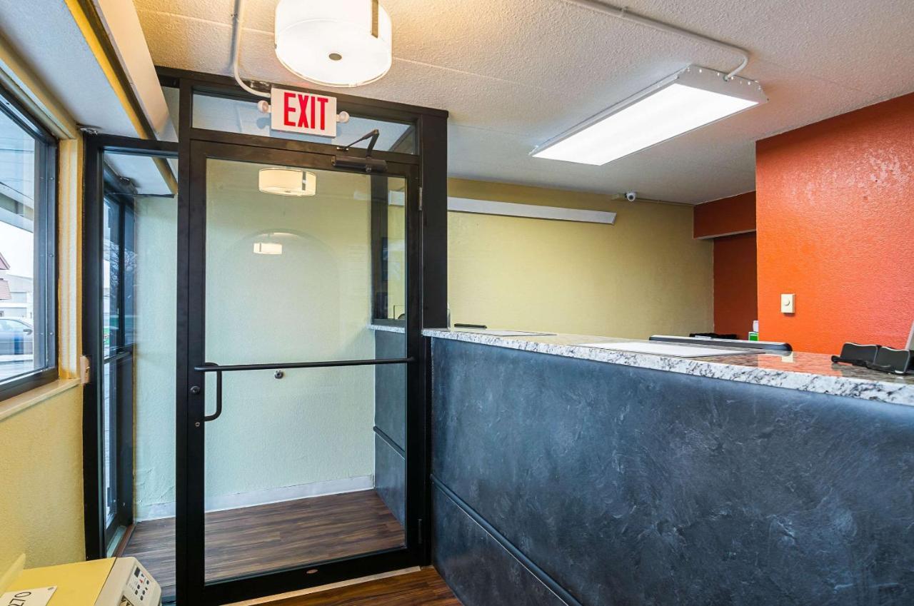 Econolodge Chicago South Holland Bagian luar foto